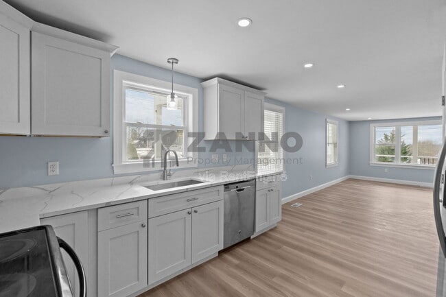 Building Photo - 24 Vernon Ave