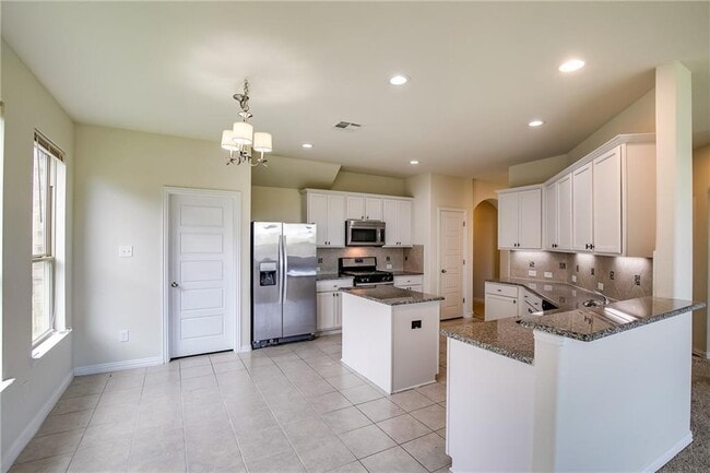 Building Photo - 226 Hot Spring Valley