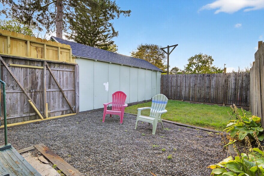 Building Photo - 727 W Court St