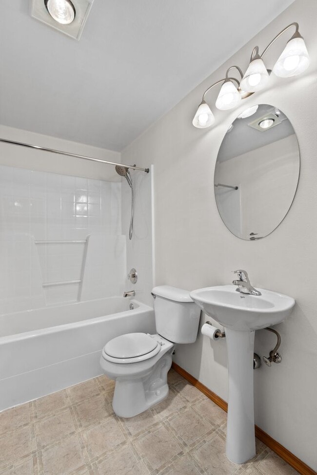 Building Photo - 3bd/2.5ba Seattle House