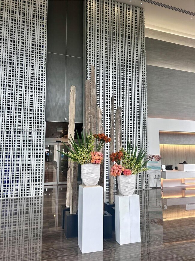 Building Photo - 1830 S Ocean Dr