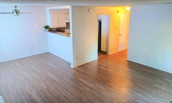 Building Photo - 1190 S Winery Ave