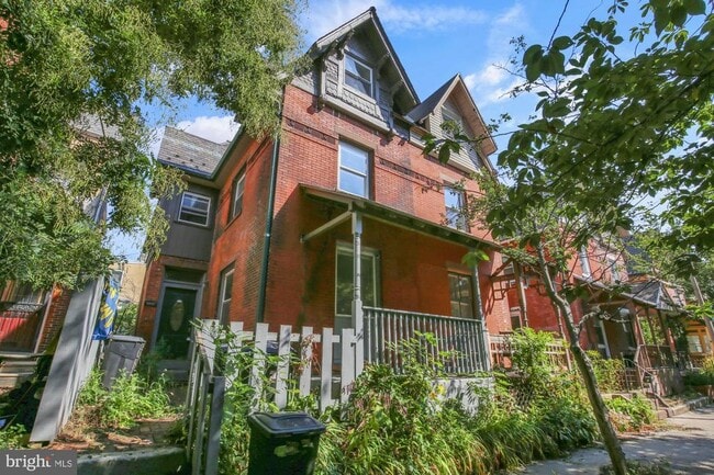 Building Photo - 3215 Winter St