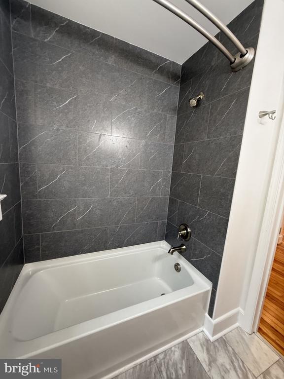 Building Photo - 618 Wolfe St