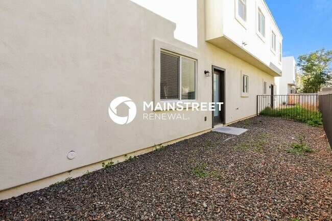 Building Photo - 3 Bedroom Pet-Friendly Home in Phoenix, AZ...