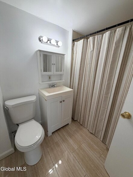 Building Photo - 200 Mohawk St