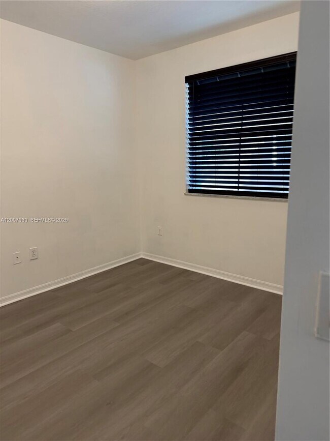Building Photo - 6500 NW 114th Ave