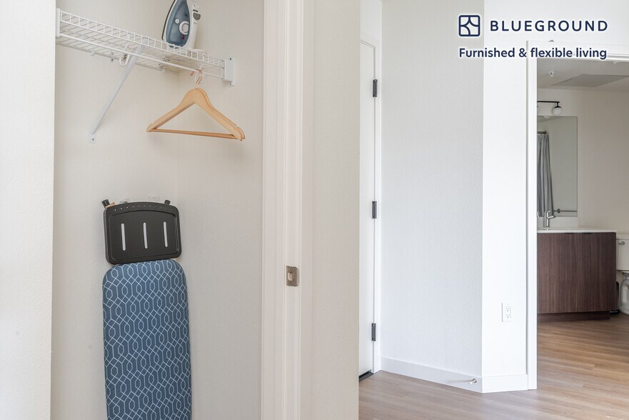 Building Photo - 100 Callan Ave