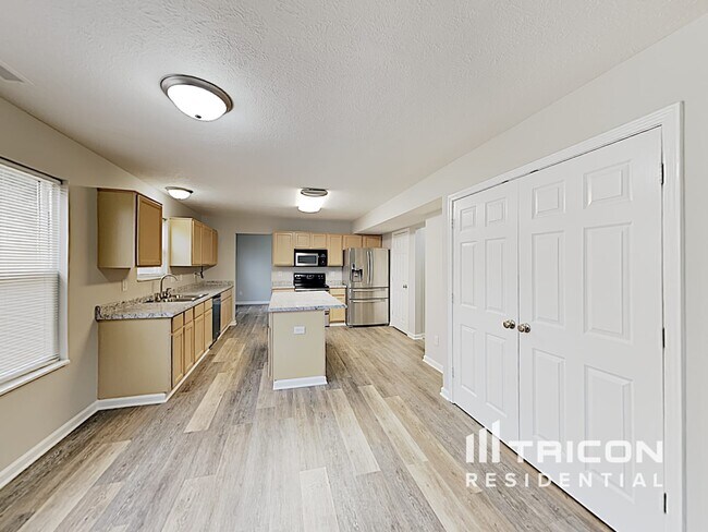 Building Photo - 6628 Waterstone Dr