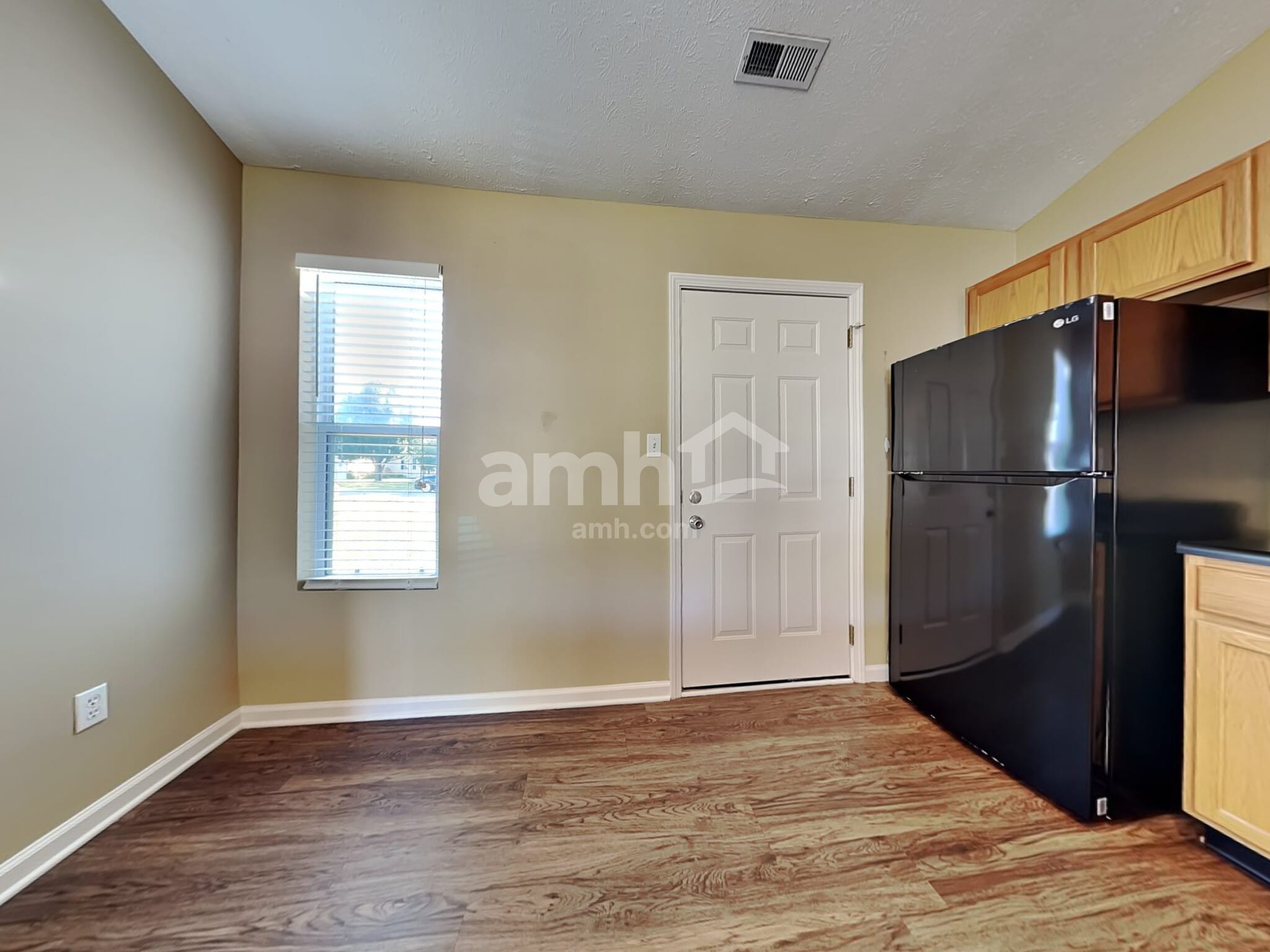 Building Photo - 252 Woodfield Dr