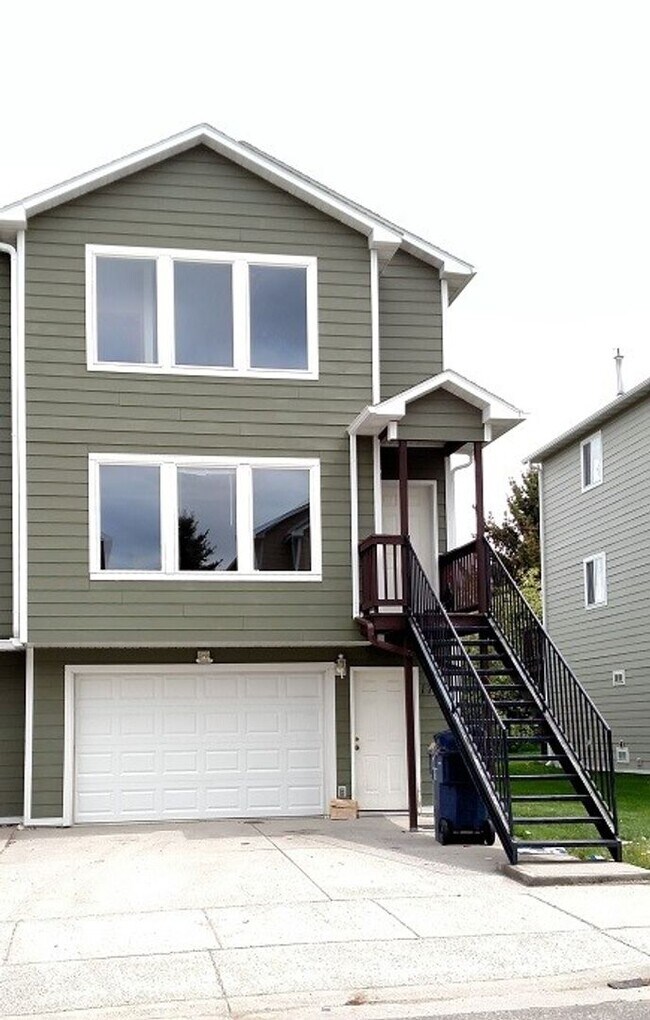 Building Photo - 1731 W Kagy Blvd
