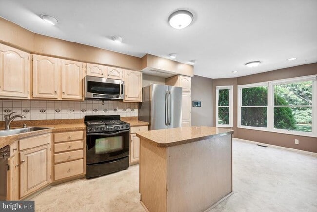 Building Photo - 10 Corlen Ct