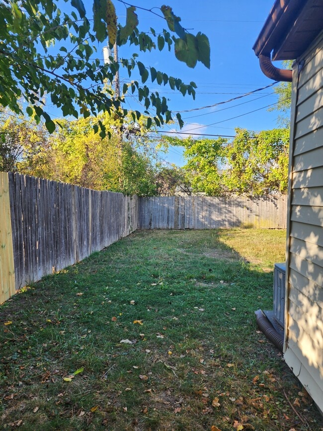 Building Photo - 8619 Republic Ave