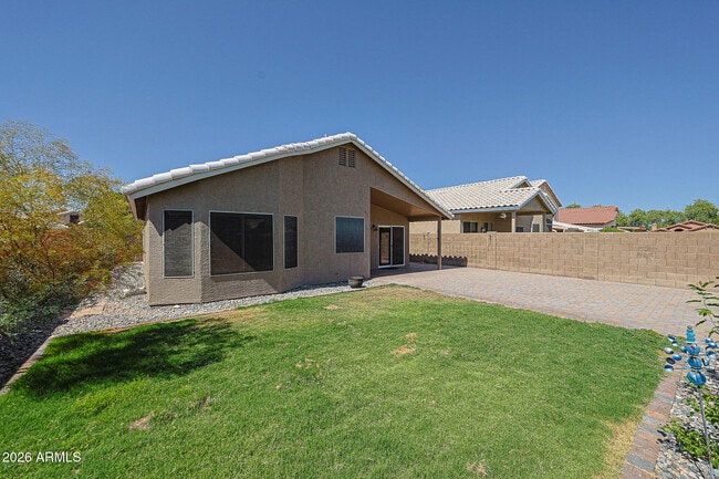 Building Photo - 8747 W Adam Ave