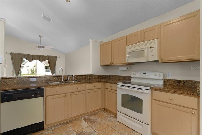 Building Photo - 2936 Twin Oaks Dr
