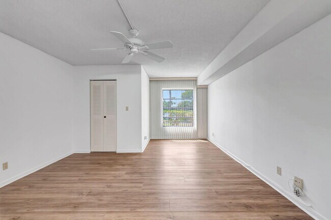 Building Photo - 14307 Bedford Dr