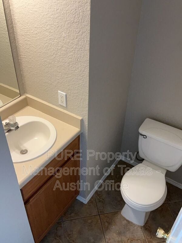Building Photo - 302 Windridge Village Cove