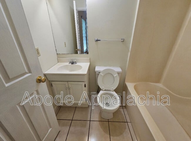 Building Photo - 269 Peach Orchard Dr