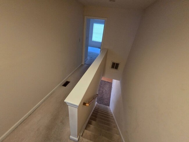 Building Photo - 353/355 colby ridge