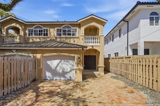 Building Photo - 3047 Day Ave