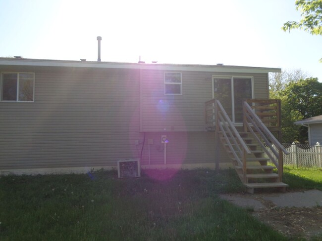 Building Photo - 2007 SW 16th Street