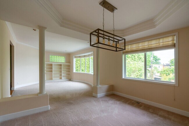 Building Photo - 1919 Fairmount Ave SW