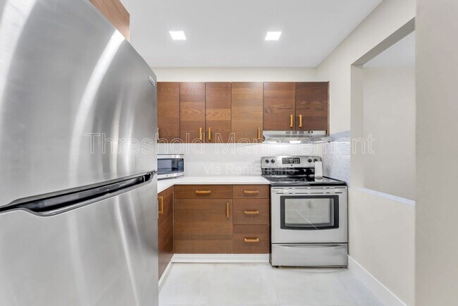 Building Photo - 8515 Sunrise Lakes Blvd