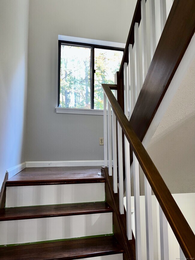 Building Photo - 308 Conestoga Way