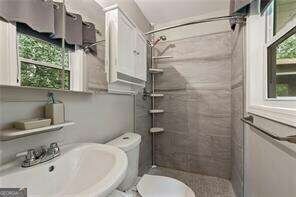 Building Photo - 3235 Woodview Dr SE