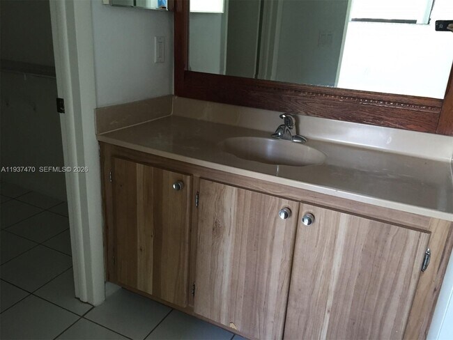 Building Photo - 10855 SW 112th Ave