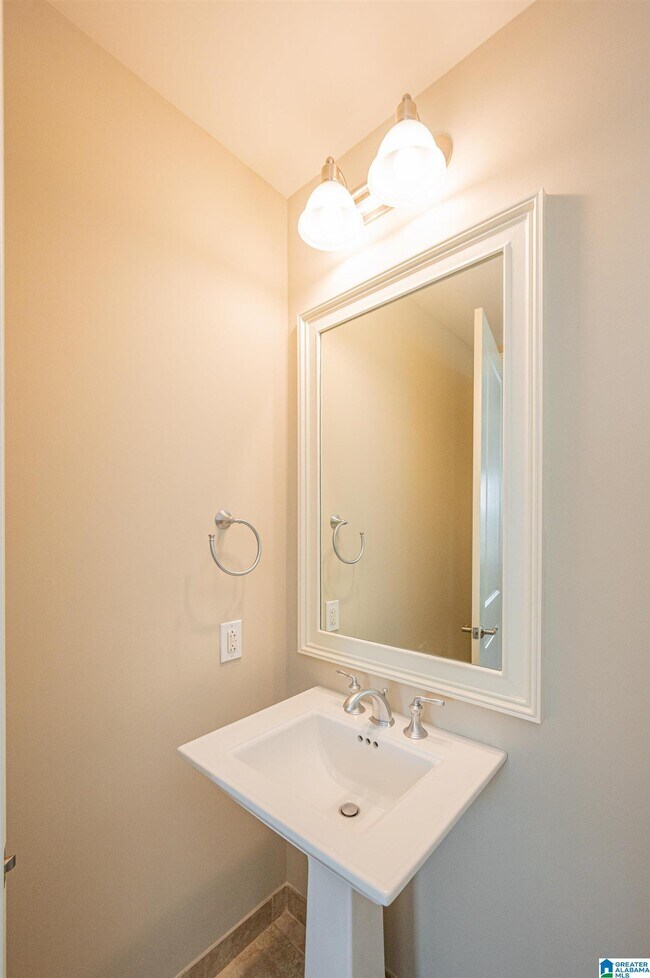 Building Photo - 350 19th St S