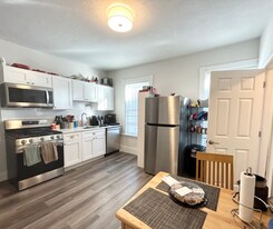 Building Photo - 151 E Cottage St