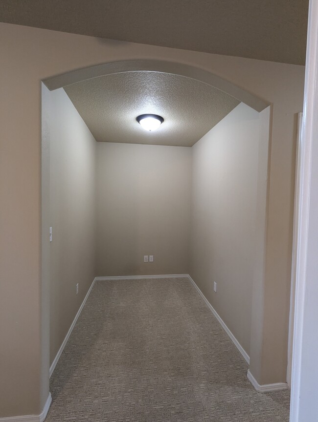 Building Photo - 20565 Sun Meadow Way