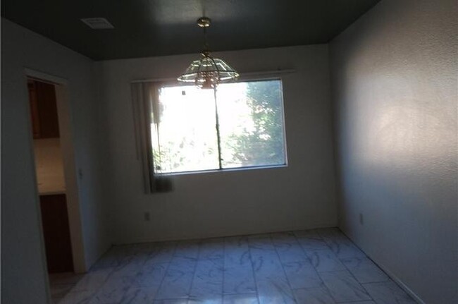 Building Photo - LIVE THE DREAM IN A PRIVATE HOA COMMUNITY ...
