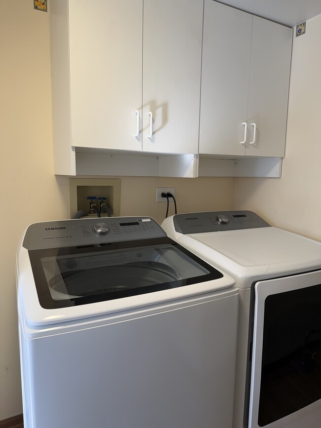 Building Photo - 1162 Harbor Ct