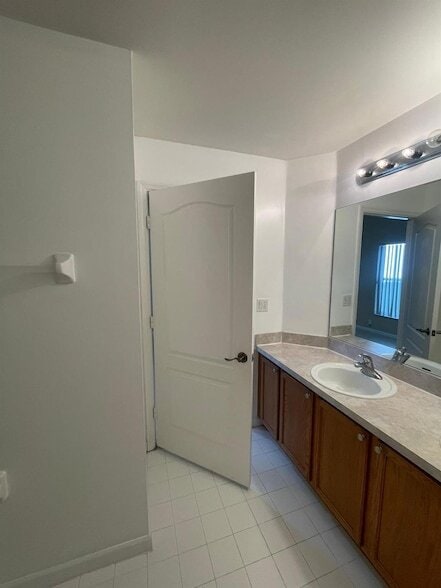 Building Photo - 114 Canterbury Pl