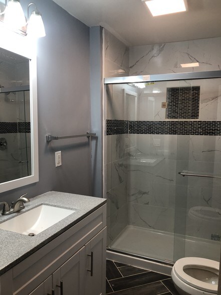 1st floor bathroom - 315 Walnut Ave