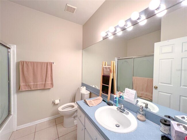 Building Photo - 4332 NW 34th Dr