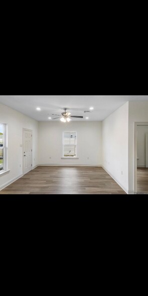 Building Photo - 6918 Goya Ave