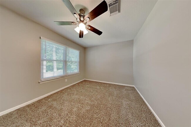 Building Photo - 2638 Brookdale Dr