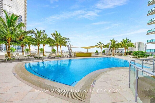 Building Photo - 900 Biscayne Blvd