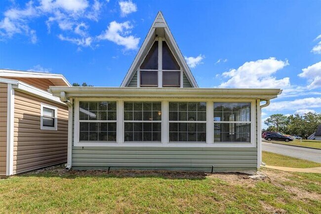 Building Photo - HH123