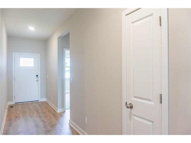 Building Photo - 717 Winterberry Ln
