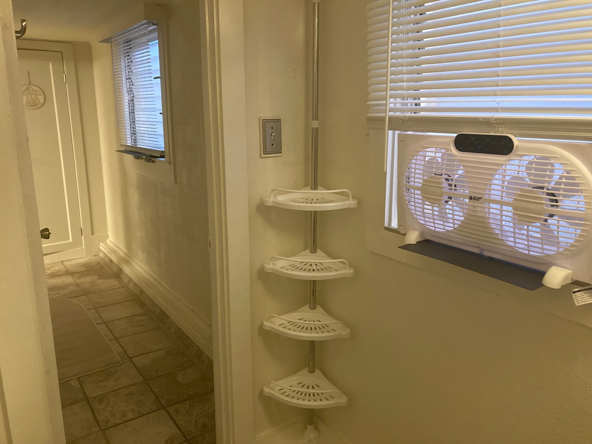 Building Photo - 3421 Belmont Ave