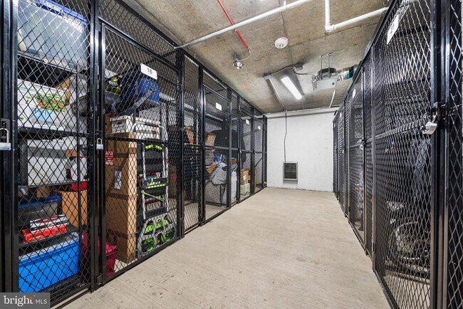 Building Photo - 255 W Falls Station Blvd