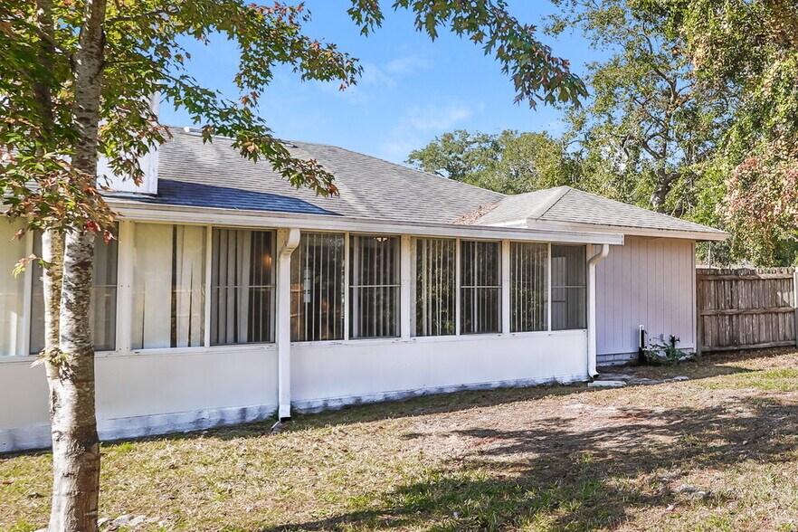 Building Photo - 10895 Copper Creek Ct