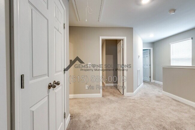 Building Photo - 714 Hahn Ct