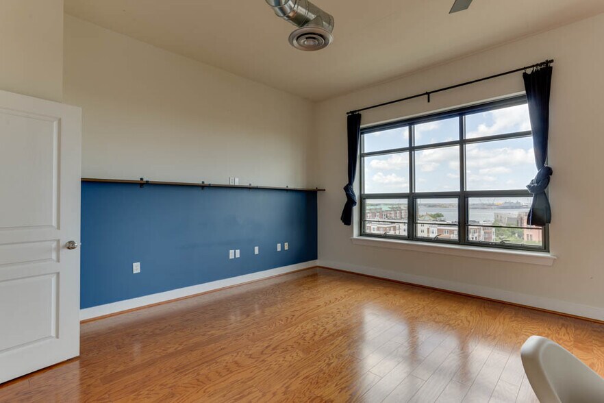 Building Photo - 123 College Pl
