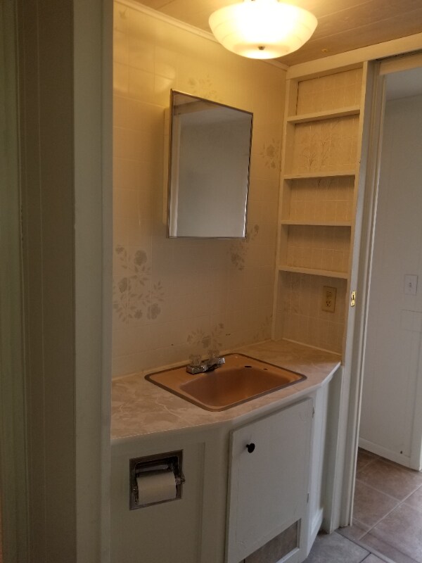 Building Photo - 41 Thicket Rd