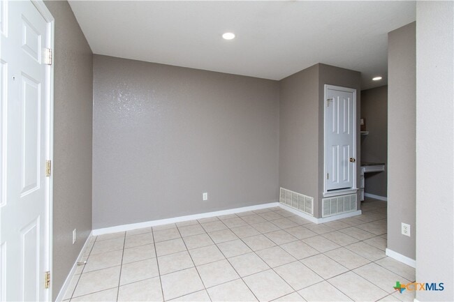 Building Photo - 3007 Dannen Ct